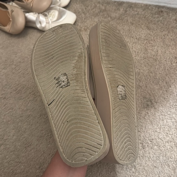 Steve Madden Tan Slide Sandals with Ribbed Texture - Picture 4 of 5